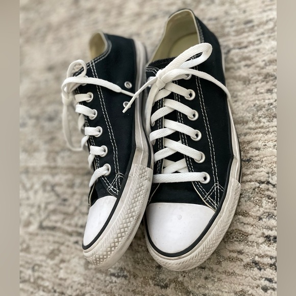 Converse all star classic black low tops women’s size 9.5 - Picture 1 of 10